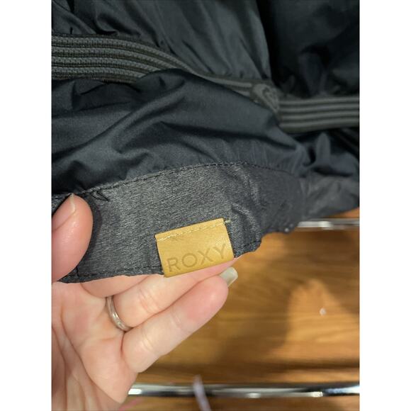 Roxy Women's Insulated Snowboard Jacket (size M) with 10k Dryflight Technology - Picture 15 of 15